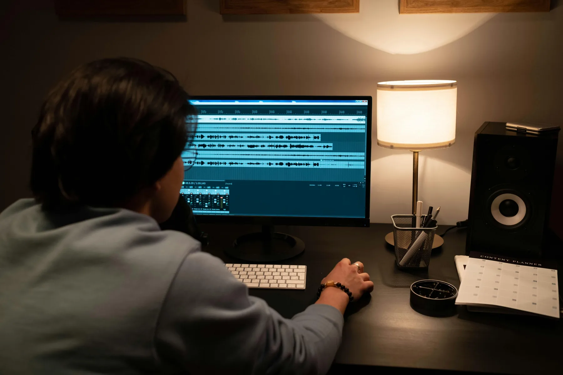 Editor mixing audio waveforms